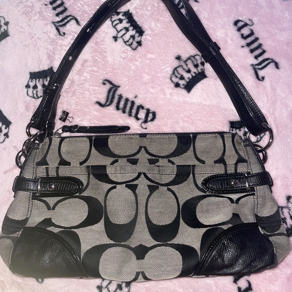 coach shoulder bag - Picture 1 of 3